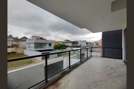 Casa de condomínio à venda com 200m², 4 quartos e 1 vagaSuíte 2 Varanda