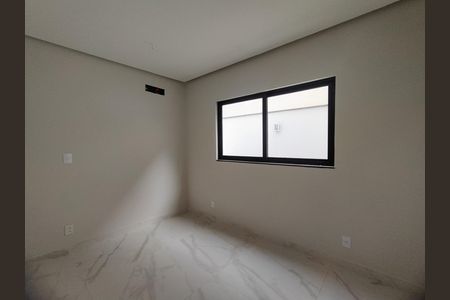 Casa de condomínio à venda com 200m², 4 quartos e 1 vagaSuíte 1