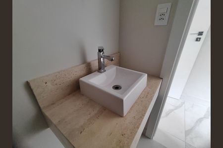 Casa de condomínio à venda com 200m², 4 quartos e 1 vagaBanheiro da Suíte 3