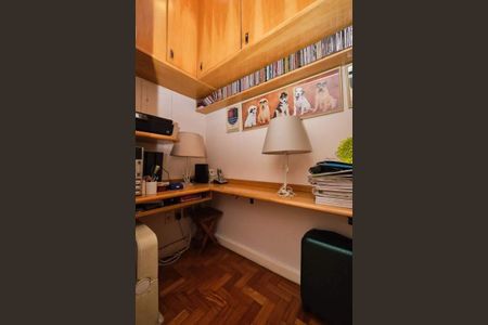 Casa à venda com 221m², 4 quartos e 3 vagas