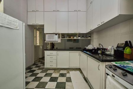 Casa à venda com 221m², 4 quartos e 3 vagas