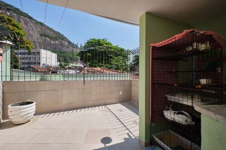 Casa à venda com 221m², 4 quartos e 3 vagas