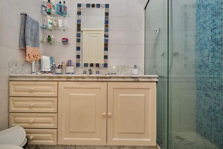Casa à venda com 221m², 4 quartos e 3 vagas