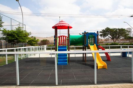 Apartamento à venda com 51m², 2 quartos e 1 vaga Apartamento à venda com 51m², 2 quartos e 1 vagaÁrea comum - Playground