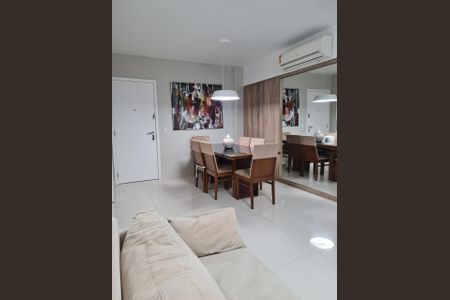 Apartamento à venda com 116m², 2 quartos e 2 vagasSala