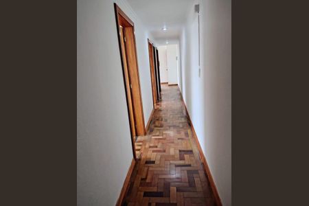 Corredor de apartamento para alugar com 3 quartos, 85m² em Sarandi, Porto Alegre
