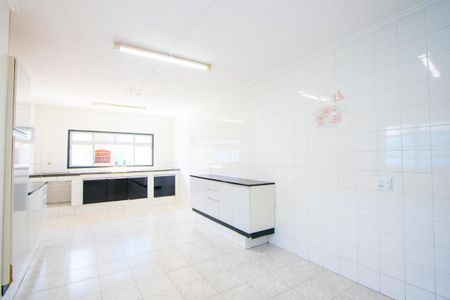 Casa para alugar com 284m², 3 quartos e 7 vagasCozinha