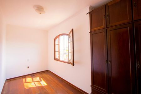 Casa para alugar com 284m², 3 quartos e 7 vagasQuarto 2