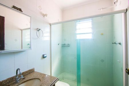 Casa para alugar com 284m², 3 quartos e 7 vagasBanheiro social