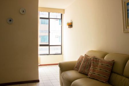Sala de apartamento para alugar com 3 quartos, 98m² em Parque Riviera, Cabo Frio