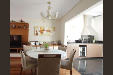 Casa à venda com 3 quartos, 150m² em Jardim Monte Kemel, São Paulo
