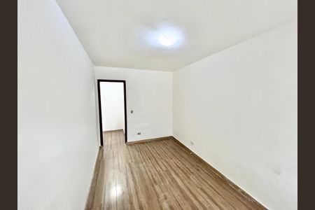 Sala de casa de condomínio para alugar com 2 quartos, 40m² em Vila Espanhola, São Paulo