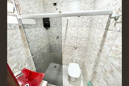 Banheiro de casa de condomínio para alugar com 2 quartos, 40m² em Vila Espanhola, São Paulo