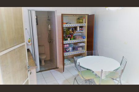 Casa à venda com 264m², 4 quartos e 4 vagas