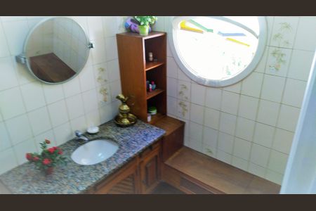 Casa à venda com 264m², 4 quartos e 4 vagas