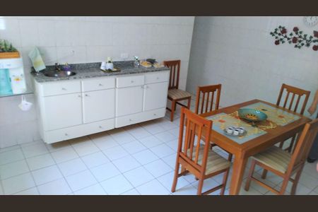 Casa à venda com 264m², 4 quartos e 4 vagas