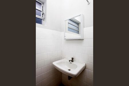 Banheiro de apartamento para alugar com 1 quarto, 31m² em Bom Fim, Porto Alegre