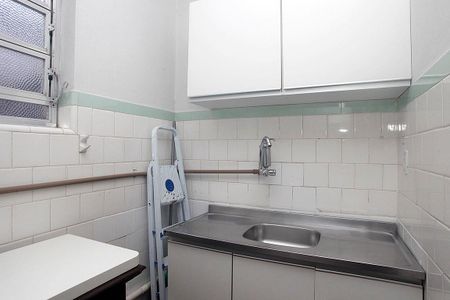 Cozinha de apartamento para alugar com 1 quarto, 31m² em Bom Fim, Porto Alegre