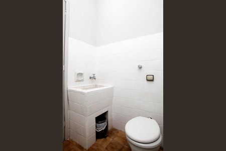 Banheiro de apartamento para alugar com 1 quarto, 31m² em Bom Fim, Porto Alegre