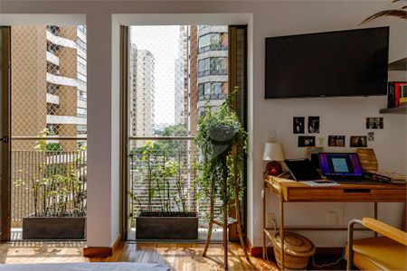 Apartamento à venda com 3 quartos, 222m² em Vila Madalena, São Paulo