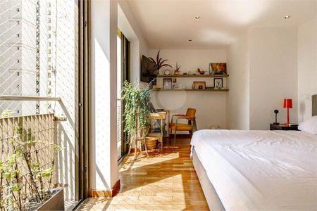 Apartamento à venda com 3 quartos, 222m² em Vila Madalena, São Paulo