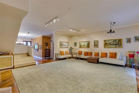 Casa à venda com 4 quartos, 600m² em Chácara Monte Alegre, São Paulo