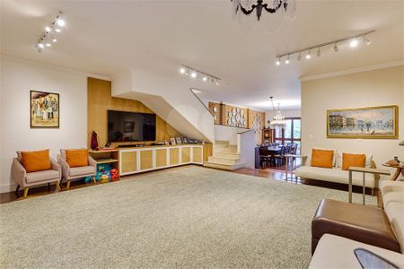 Casa à venda com 4 quartos, 600m² em Chácara Monte Alegre, São Paulo