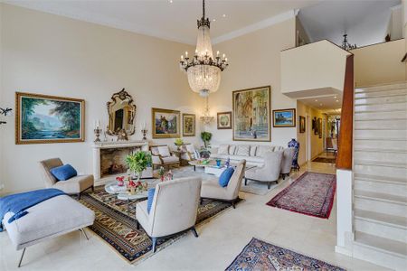 Casa à venda com 4 quartos, 600m² em Chácara Monte Alegre, São Paulo
