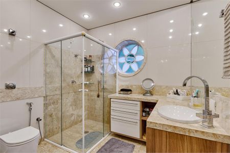 Casa à venda com 4 quartos, 600m² em Chácara Monte Alegre, São Paulo