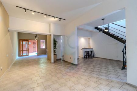 Casa à venda com 3 quartos, 263m² em Brooklin, São Paulo
