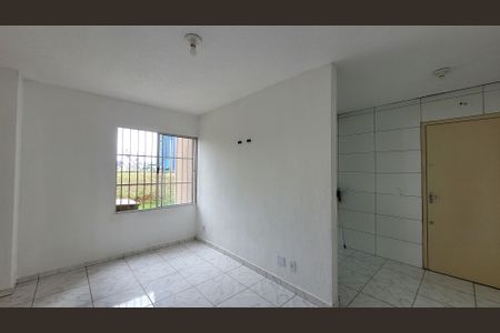 Sala de apartamento para alugar com 2 quartos, 45m² em Jardim do Vale, Itaquaquecetuba