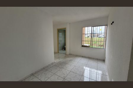 Sala de apartamento para alugar com 2 quartos, 45m² em Jardim do Vale, Itaquaquecetuba