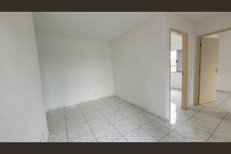 Sala de apartamento para alugar com 2 quartos, 45m² em Jardim do Vale, Itaquaquecetuba