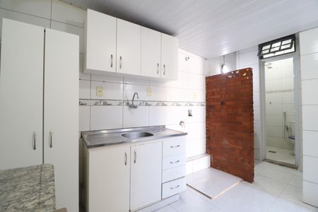 Casa para alugar com 100m², 2 quartos e 2 vagasCozinha