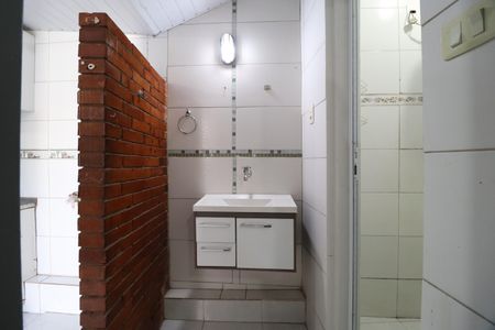 Casa para alugar com 100m², 2 quartos e 2 vagasBanheiro Social