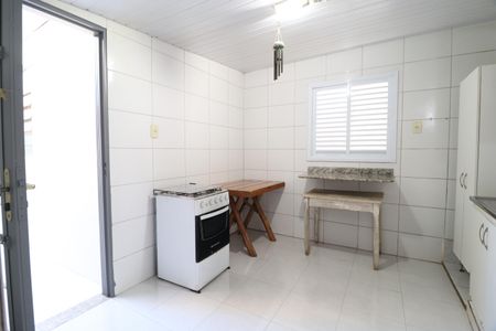 Casa para alugar com 100m², 2 quartos e 2 vagasCozinha