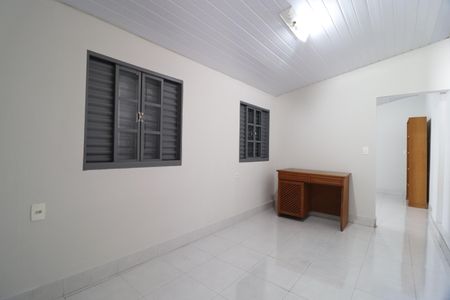 Quarto 1 de casa para alugar com 2 quartos, 100m² em Lídice, Uberlândia