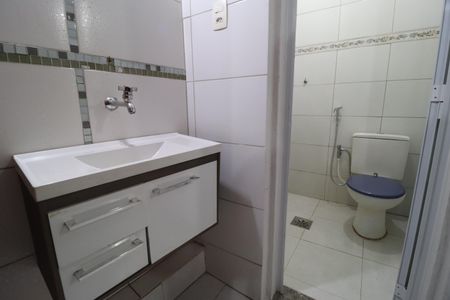 Casa para alugar com 100m², 2 quartos e 2 vagasBanheiro Social