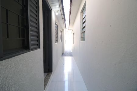 Casa para alugar com 100m², 2 quartos e 2 vagasCorredor