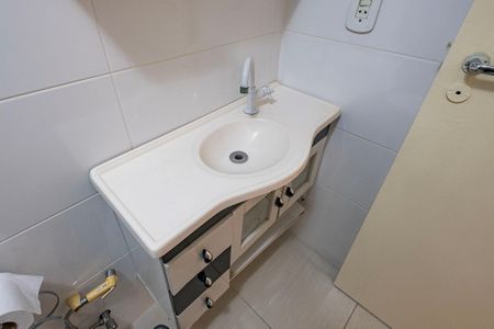 Banheiro de kitnet/studio para alugar com 1 quarto, 27m² em Jardim Paulista, São Paulo