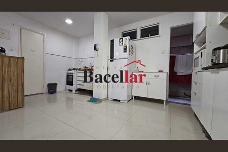 Apartamento à venda com 80m², 2 quartos e sem vaga