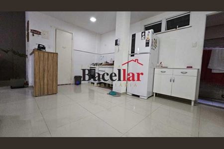 Apartamento à venda com 80m², 2 quartos e sem vaga