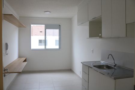 Sala de apartamento para alugar com 1 quarto, 25m² em Parque Industrial Tomas Edson, São Paulo