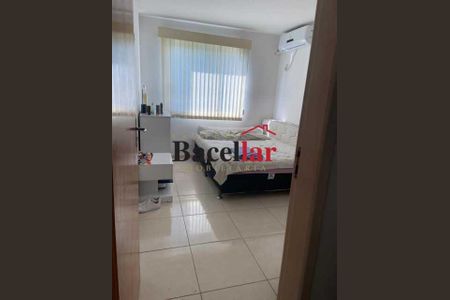 Casa à venda com 2 quartos, 144m² em Vila Valqueire, Rio de Janeiro