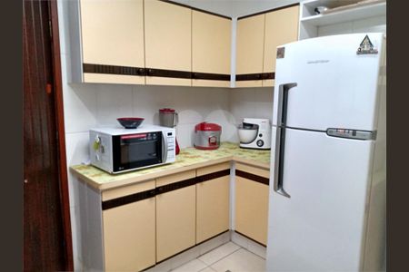 Casa à venda com 180m², 2 quartos e 1 vaga