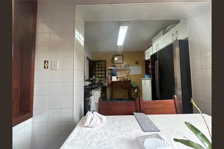 Casa de condomínio à venda com 117m², 5 quartos e 1 vaga