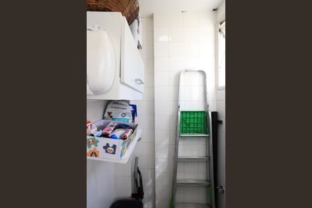 Apartamento à venda com 70m², 2 quartos e 2 vagasBanheiro de serviço