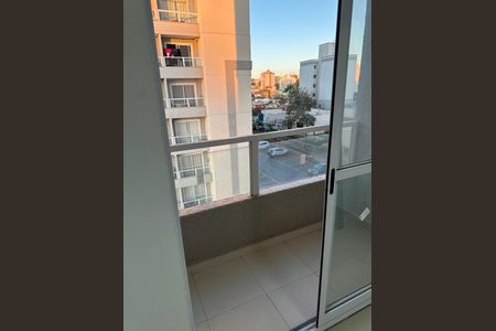 Apartamento à venda com 60m², 2 quartos e 1 vagaVaranda
