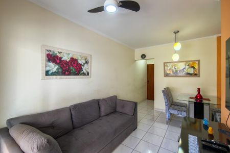 Sala de apartamento para alugar com 1 quarto, 77m² em Vila Tupi, Praia Grande