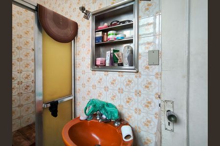 Apartamento à venda com 68m², 2 quartos e sem vaga Apartamento à venda com 68m², 2 quartos e sem vagaBanheiro Corredor